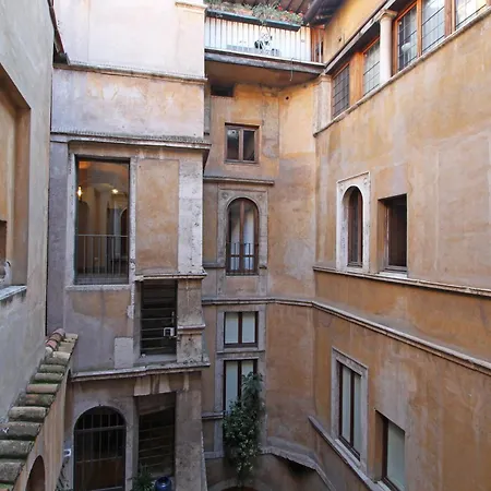 Centro Storico - Palazzo Avila '500